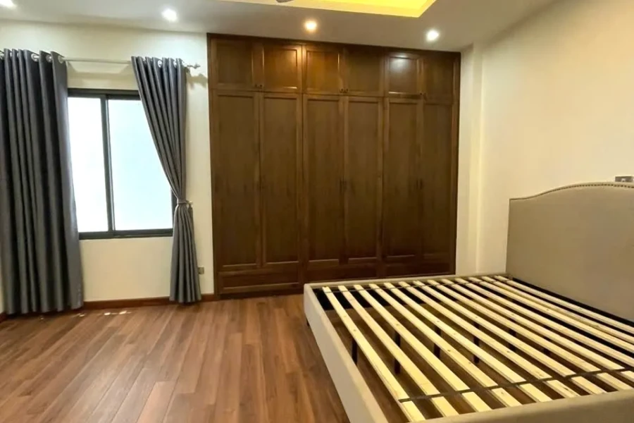 BÁN NHÀ MỚI 5 TẦNG Ô TÔ ĐỖ CỬA, FULL NỘI THẤT - 30M2 - NHỈNH 5 TỶ